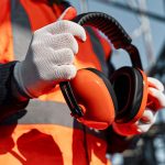 Proteção Contra Ruídos no Ambiente de Trabalho: Importância e Estratégias